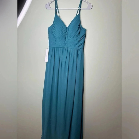 AZAZI NWT LONG WOMANS FORMAL DRESS - Picture 1 of 13